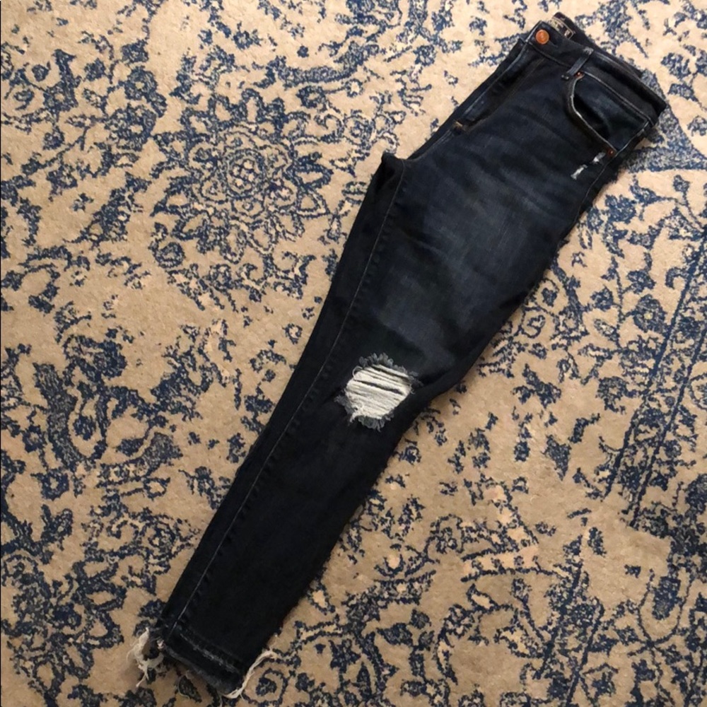 Abercrombie & Fitch Distressed Jean Size 28